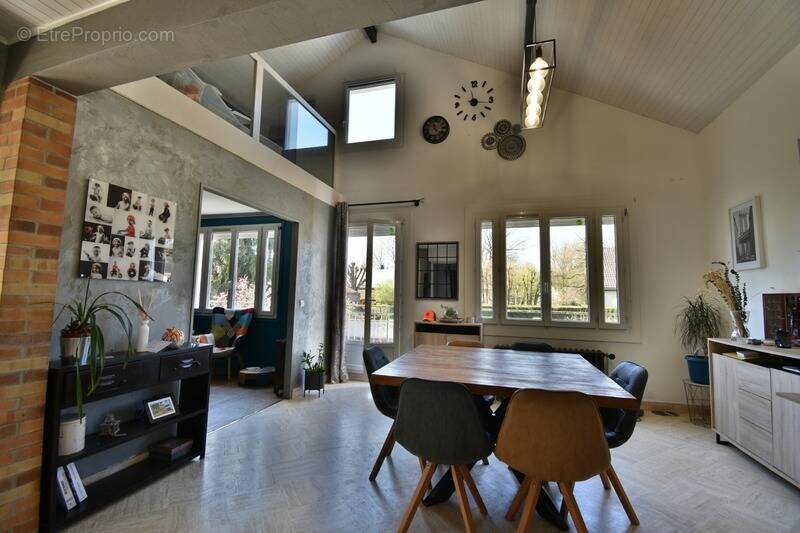 Maison à SAINT-PREST