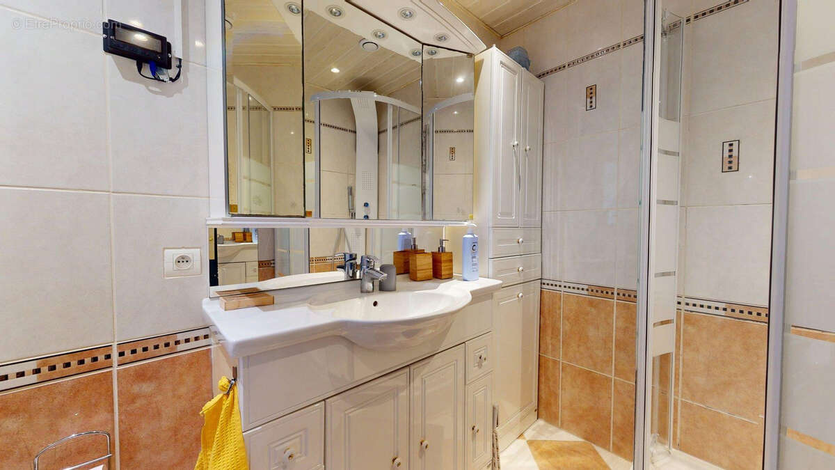 Appartement à LIVRY-GARGAN