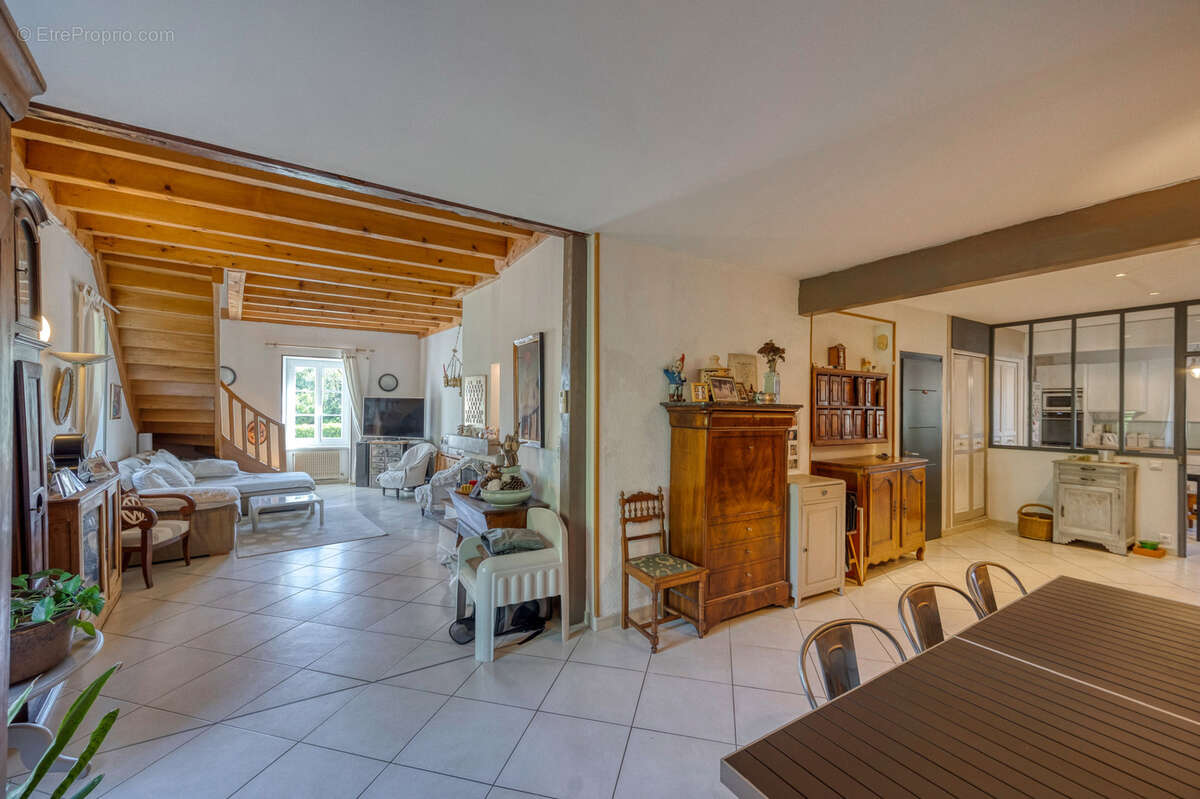 Appartement à SAINT-NAZAIRE-LES-EYMES