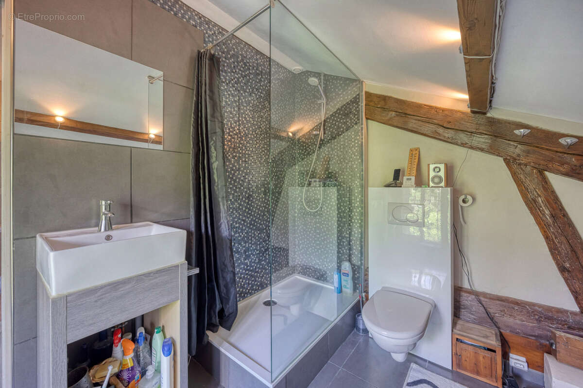 Appartement à SAINT-NAZAIRE-LES-EYMES