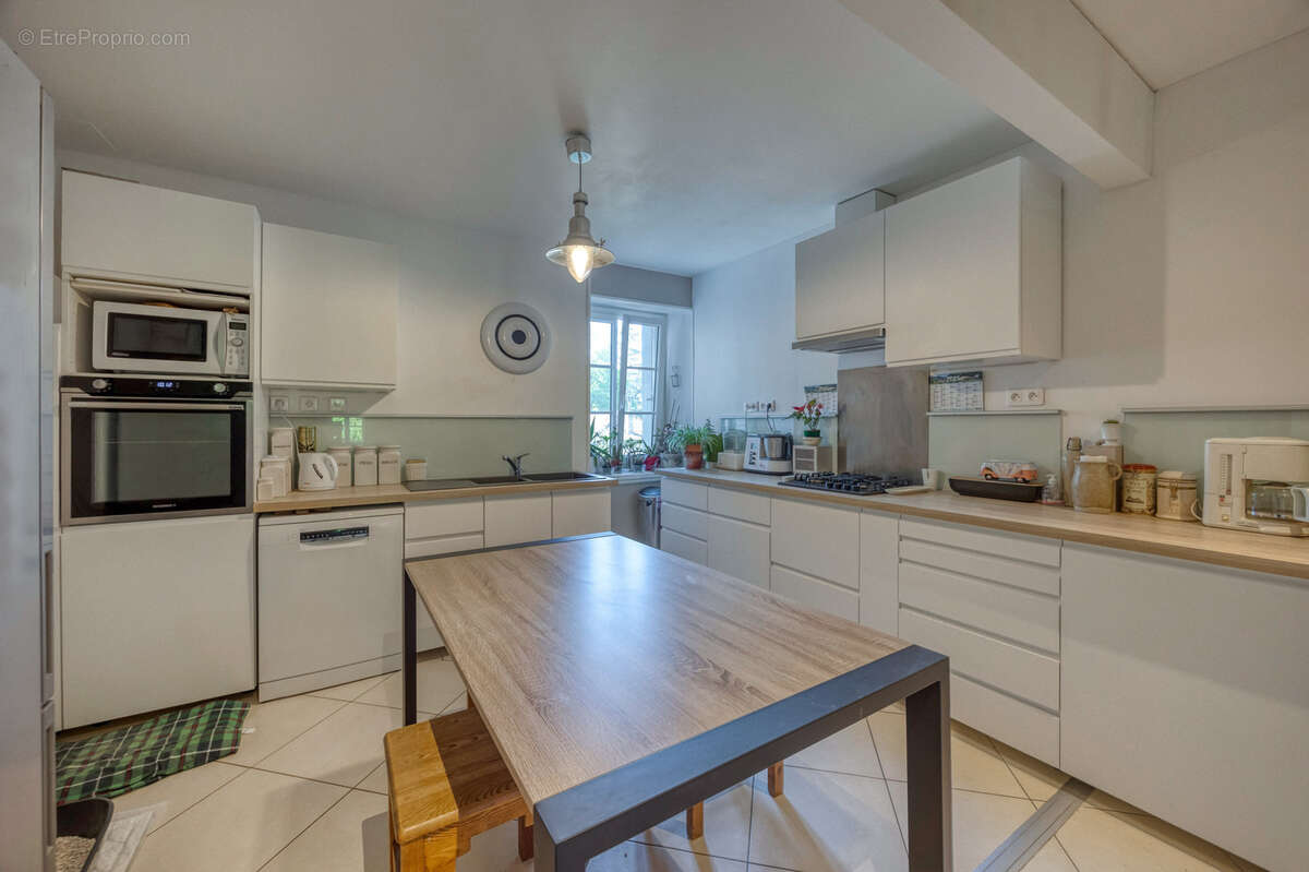 Appartement à SAINT-NAZAIRE-LES-EYMES