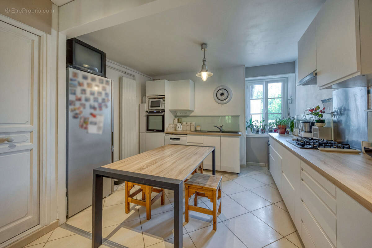 Appartement à SAINT-NAZAIRE-LES-EYMES