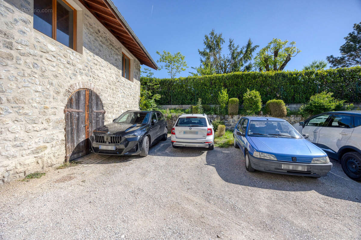 Appartement à SAINT-NAZAIRE-LES-EYMES