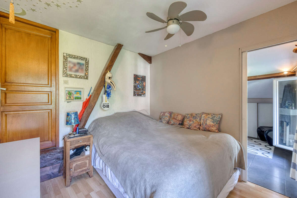 Appartement à SAINT-NAZAIRE-LES-EYMES