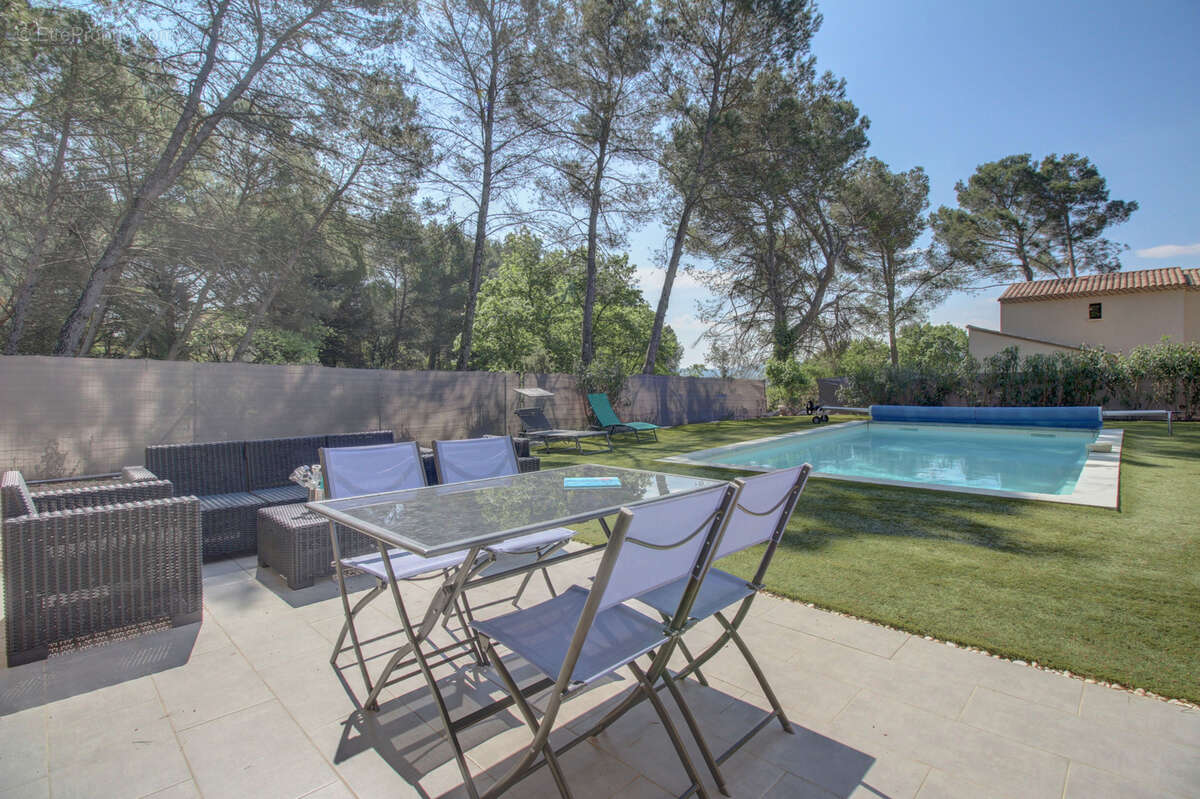 Maison à VILLELAURE