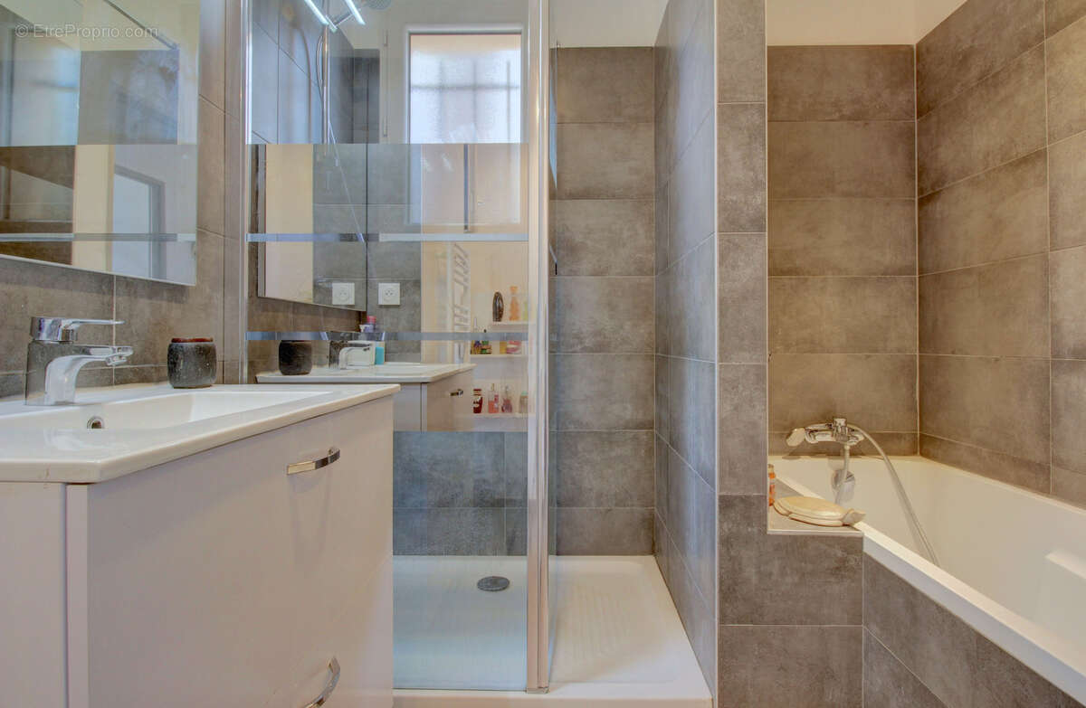 Maison à VILLELAURE