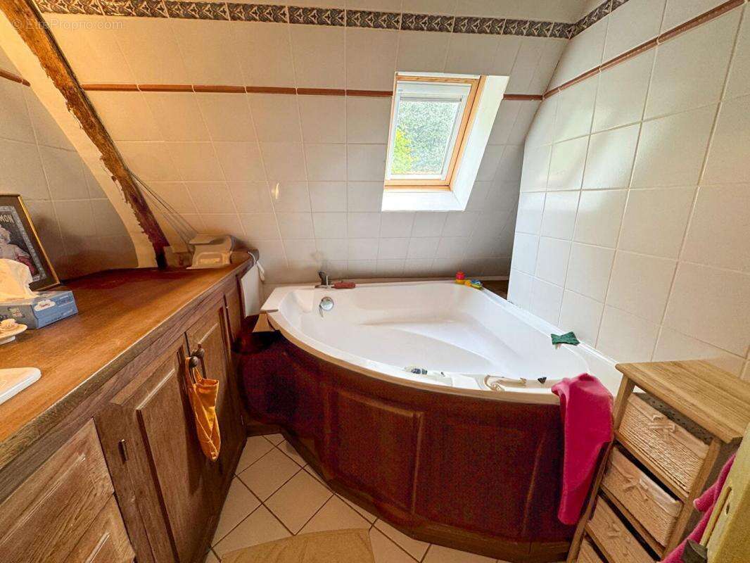 Maison à SAINT-CAPRAISE-DE-LALINDE