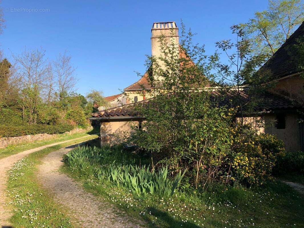 Maison à SAINT-CAPRAISE-DE-LALINDE