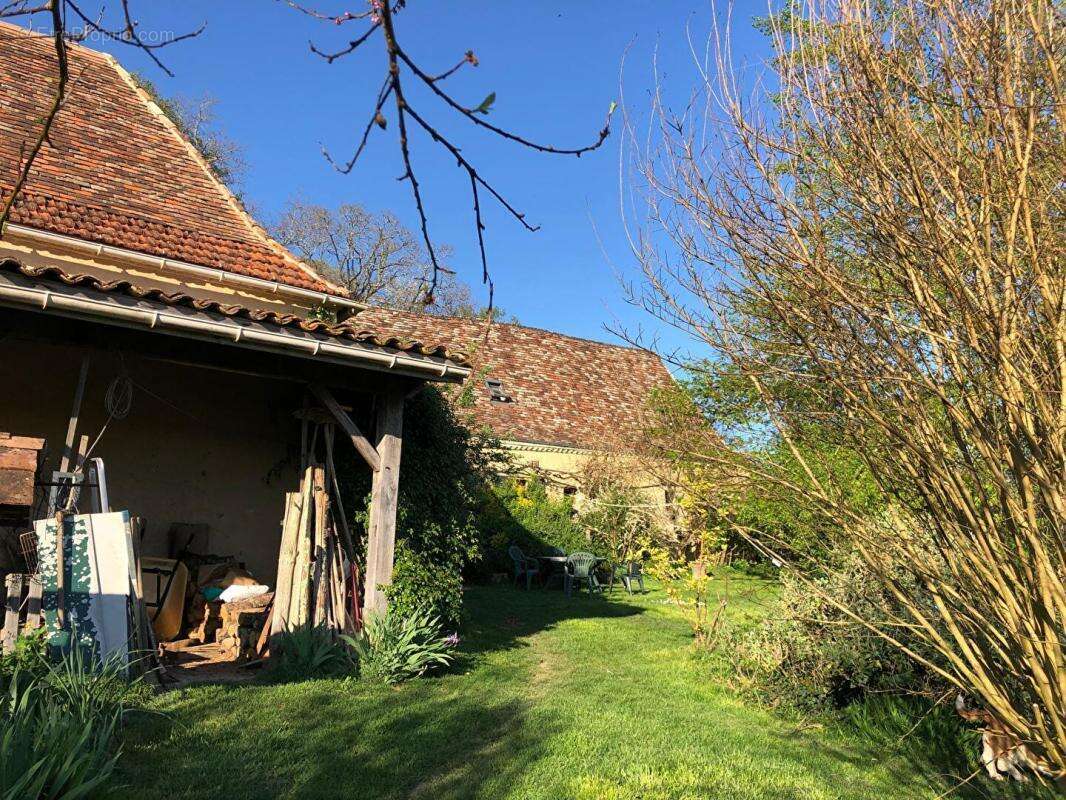 Maison à SAINT-CAPRAISE-DE-LALINDE