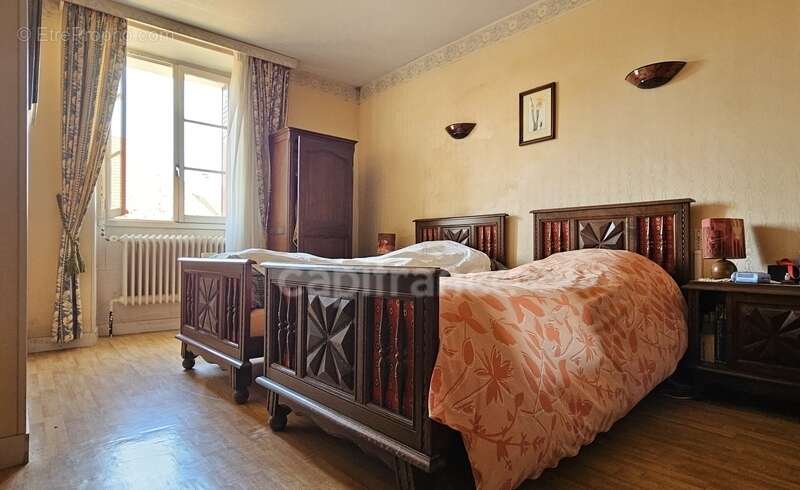 Maison à VILLENEUVE-SUR-AUVERS