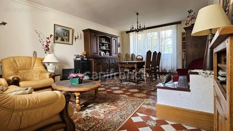 Maison à VILLENEUVE-SUR-AUVERS