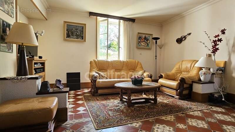 Maison à VILLENEUVE-SUR-AUVERS