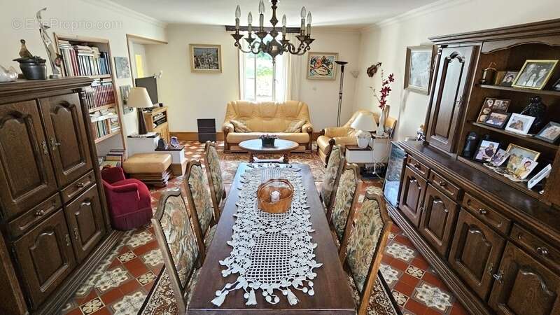 Maison à VILLENEUVE-SUR-AUVERS