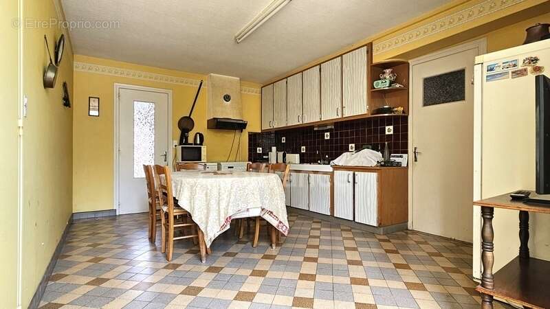 Maison à VILLENEUVE-SUR-AUVERS