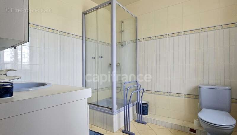 Maison à VILLENEUVE-SUR-AUVERS