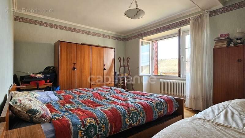 Maison à VILLENEUVE-SUR-AUVERS