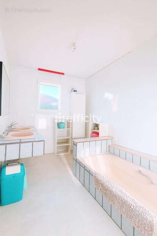 Maison à MIGNALOUX-BEAUVOIR