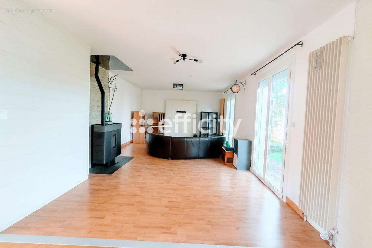 Maison à MIGNALOUX-BEAUVOIR