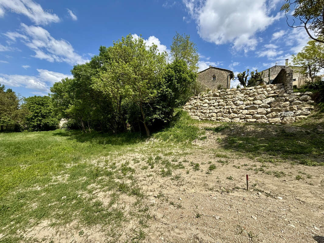 Terrain à COLONZELLE