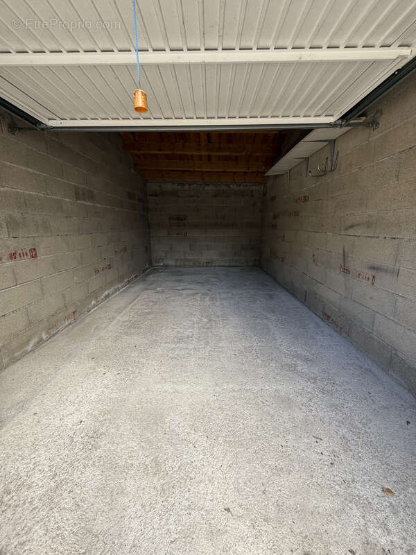 Appartement à REYNES