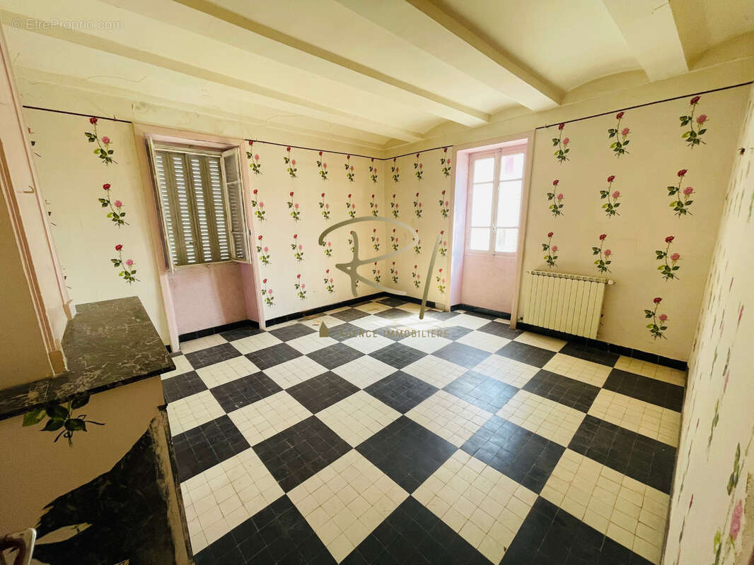 Maison à ORGNAC-L&#039;AVEN