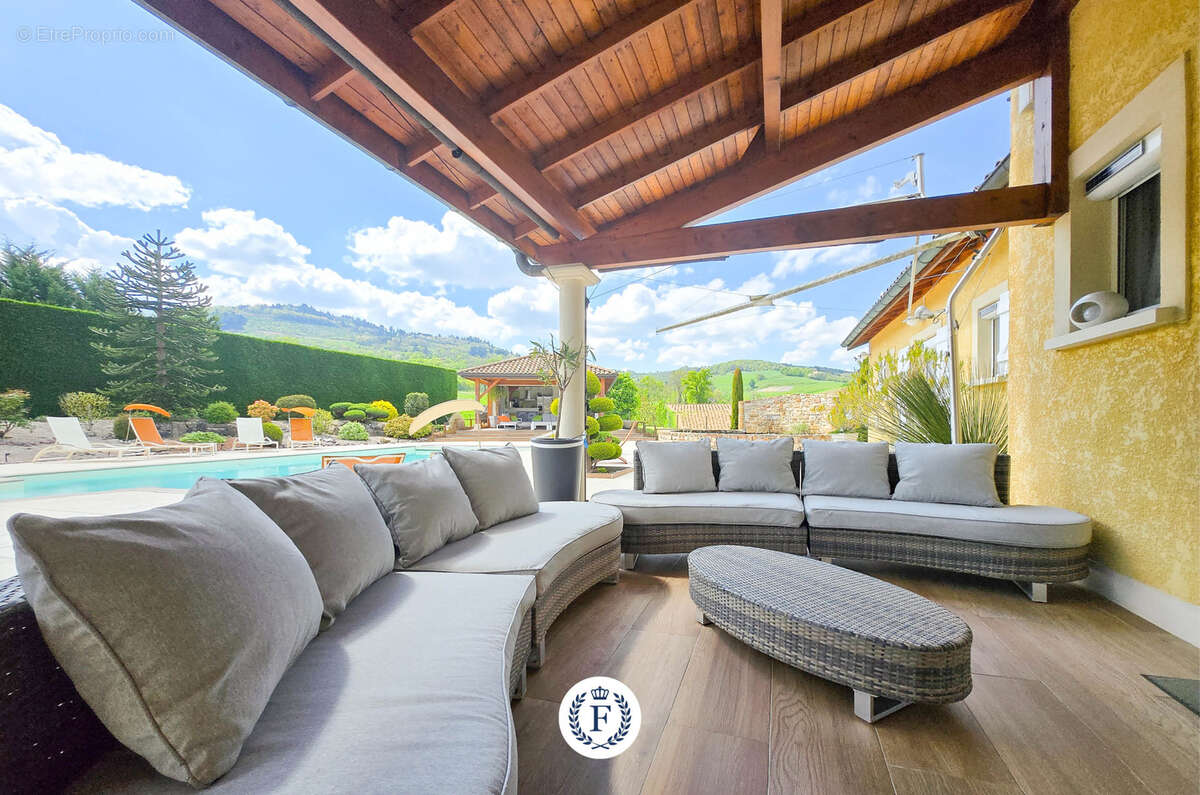 Maison à SAINT-DIDIER-SUR-BEAUJEU