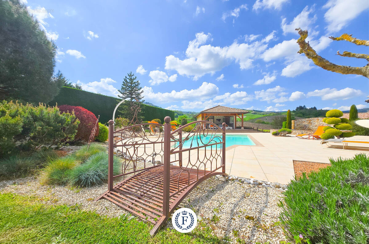 Maison à SAINT-DIDIER-SUR-BEAUJEU