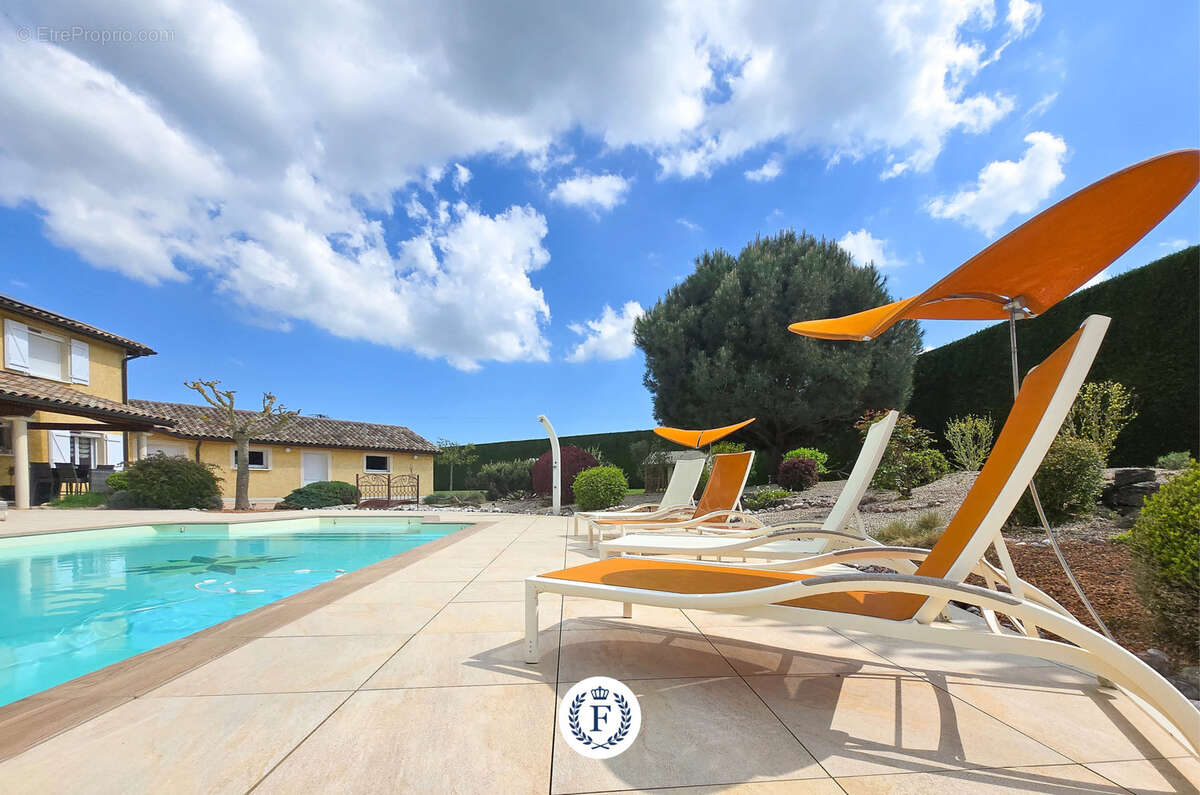 Maison à SAINT-DIDIER-SUR-BEAUJEU