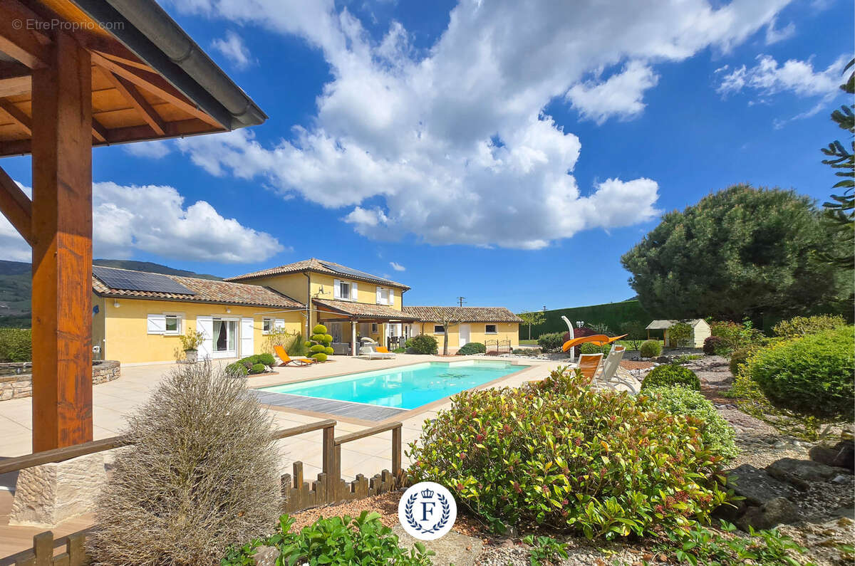 Maison à SAINT-DIDIER-SUR-BEAUJEU