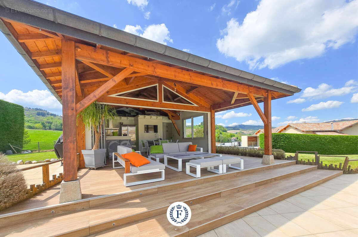 Maison à SAINT-DIDIER-SUR-BEAUJEU