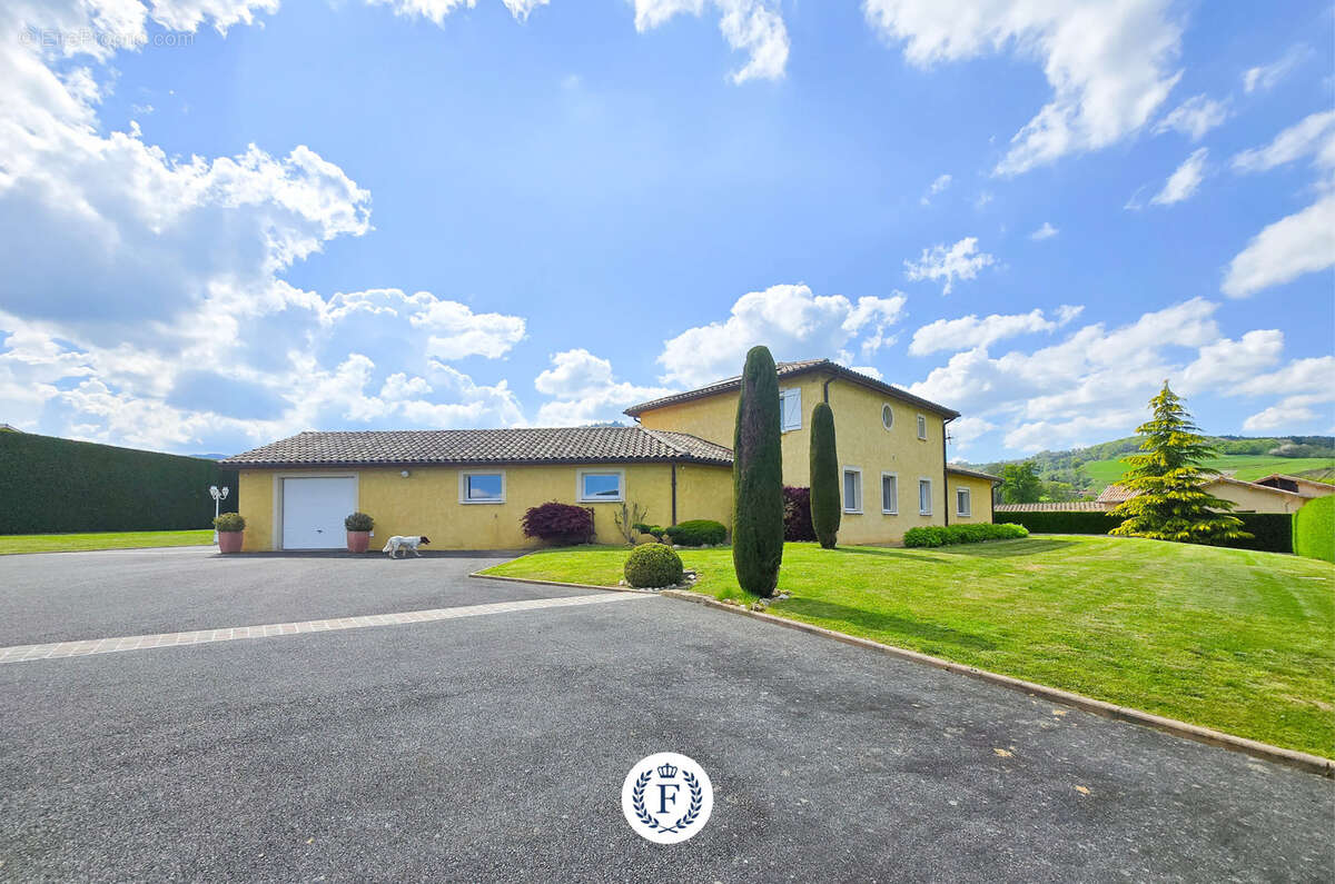 Maison à SAINT-DIDIER-SUR-BEAUJEU