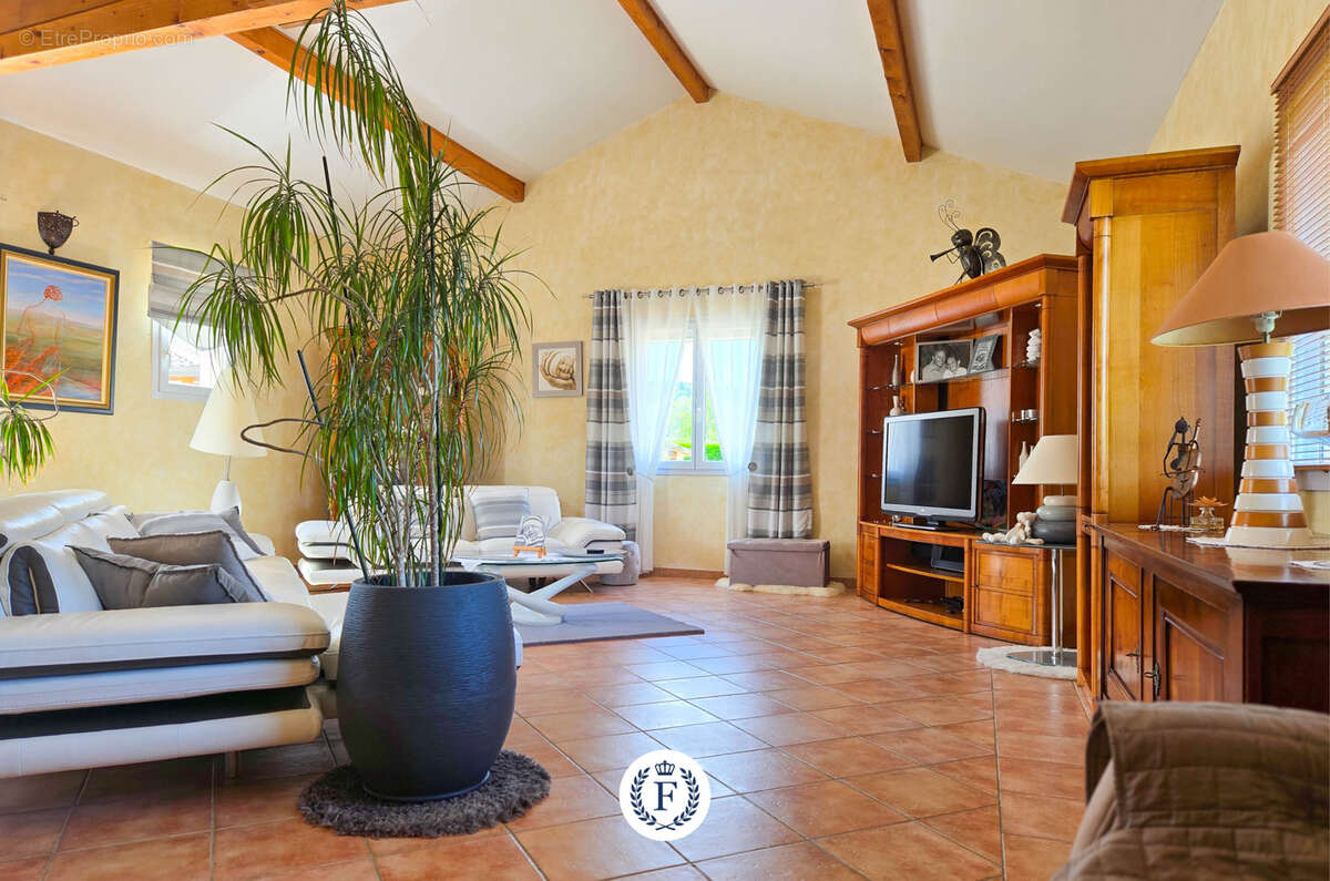 Maison à SAINT-DIDIER-SUR-BEAUJEU