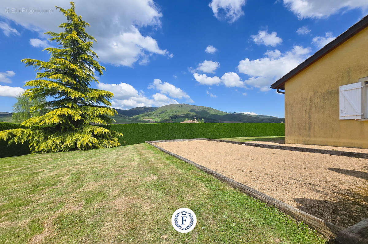 Maison à SAINT-DIDIER-SUR-BEAUJEU