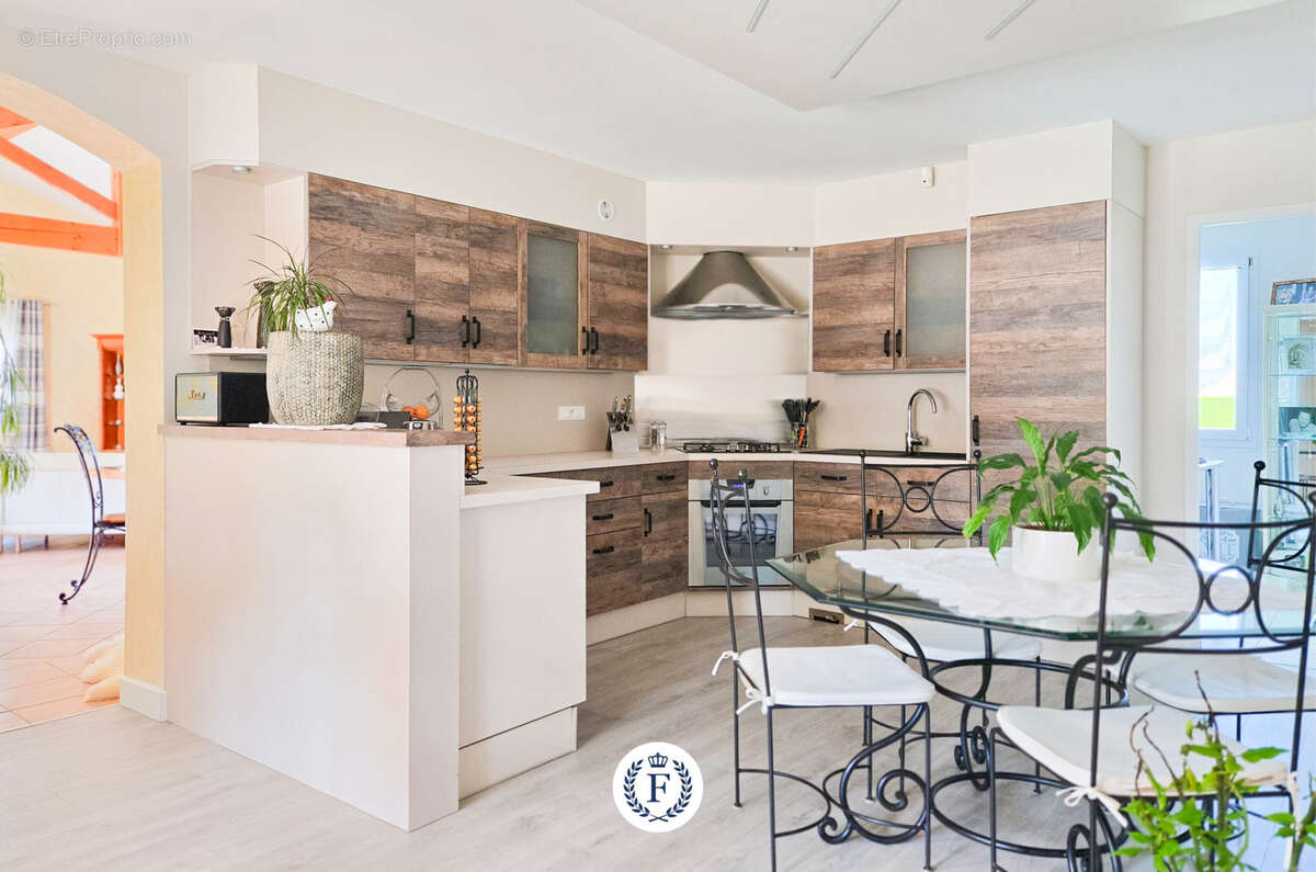 Maison à SAINT-DIDIER-SUR-BEAUJEU