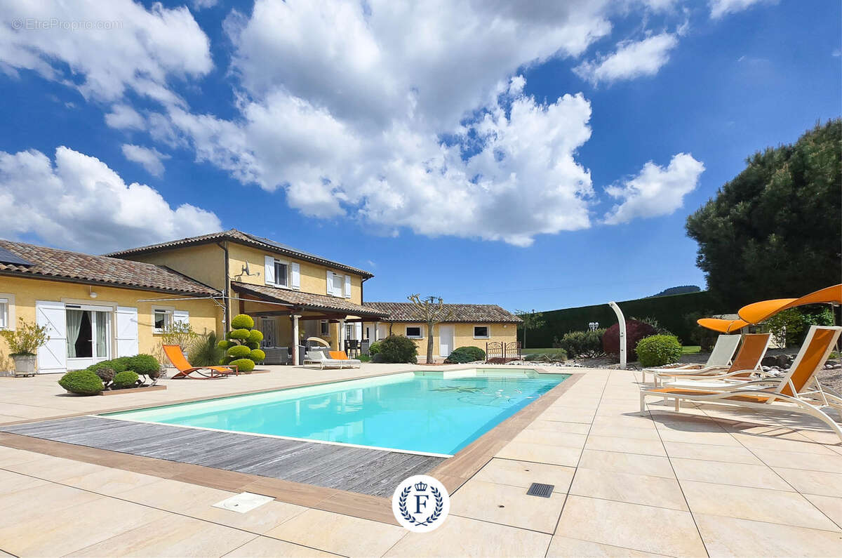 Maison à SAINT-DIDIER-SUR-BEAUJEU