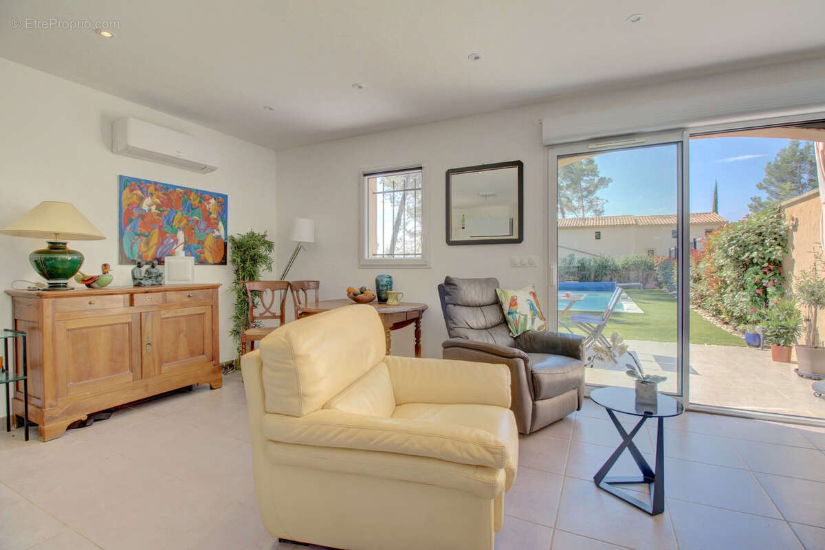 Maison à VILLELAURE