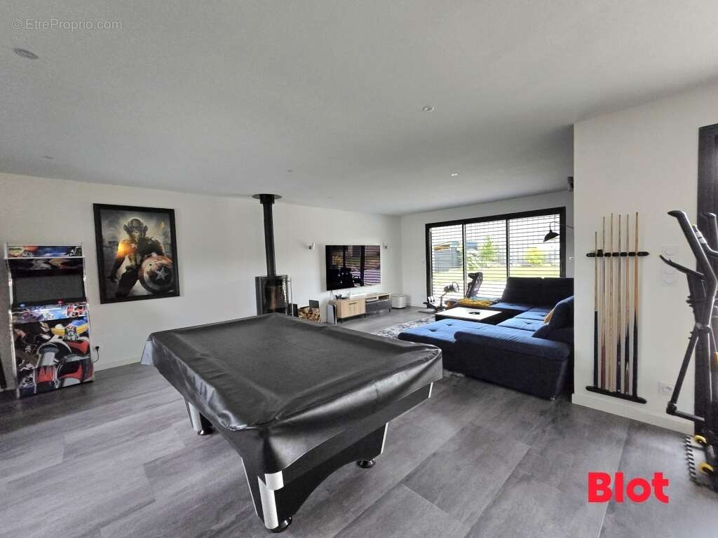 Maison à SAINT-BRICE-EN-COGLES