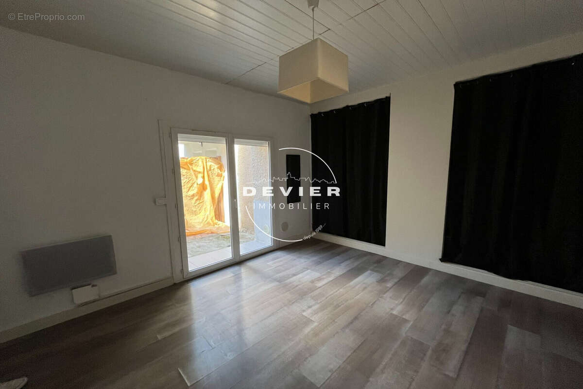 Appartement à CASTRIES