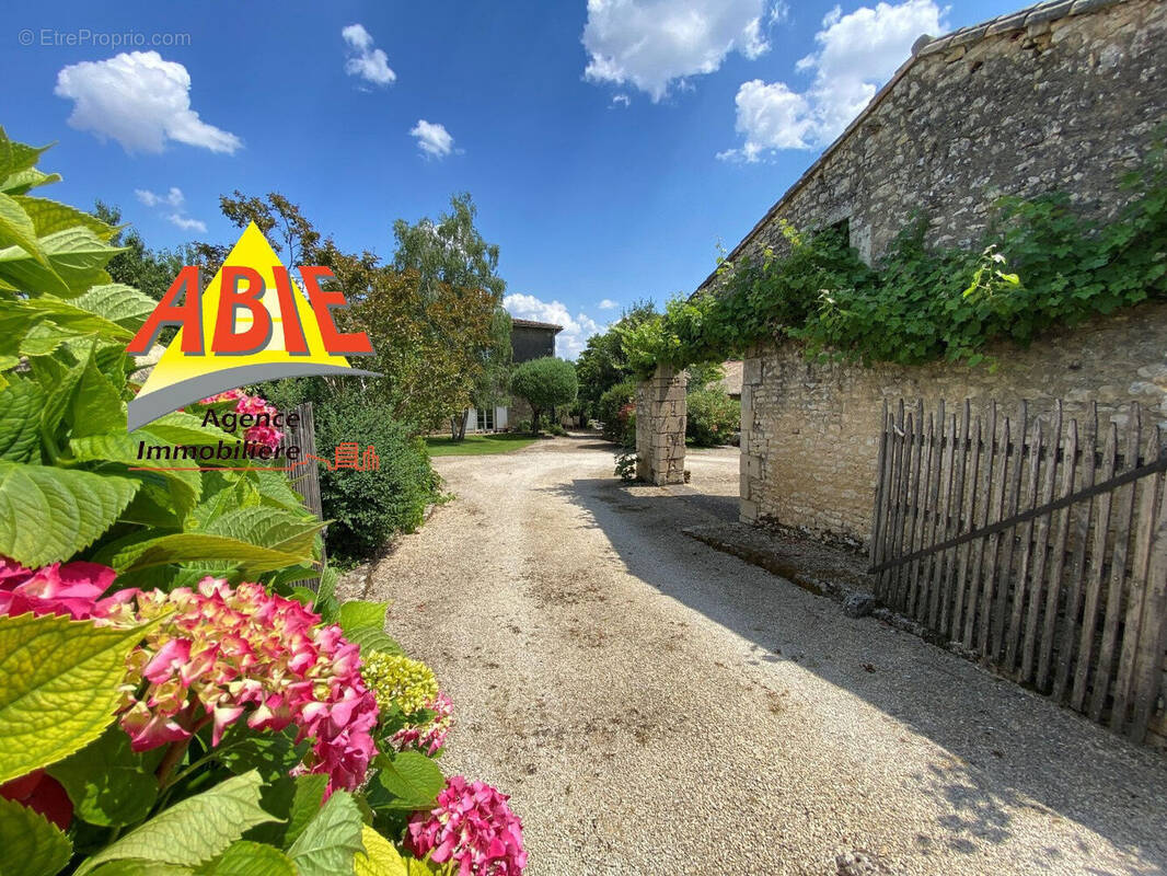 Photo 1 - Maison à FRANCOIS