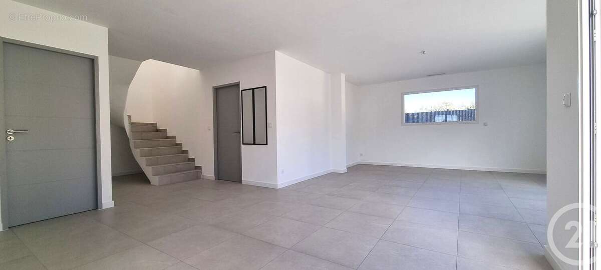 Maison à LAROQUE-DES-ALBERES