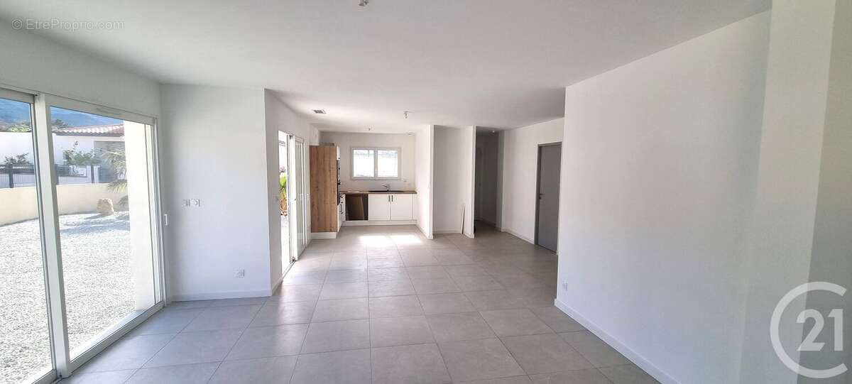 Maison à LAROQUE-DES-ALBERES