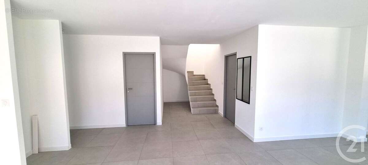 Maison à LAROQUE-DES-ALBERES