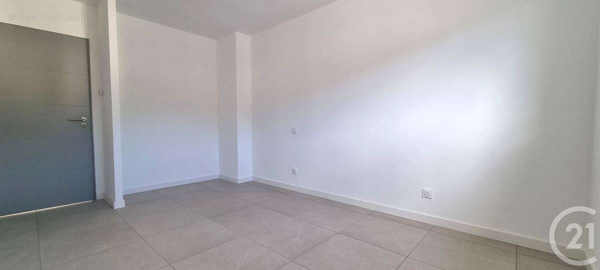 Maison à LAROQUE-DES-ALBERES