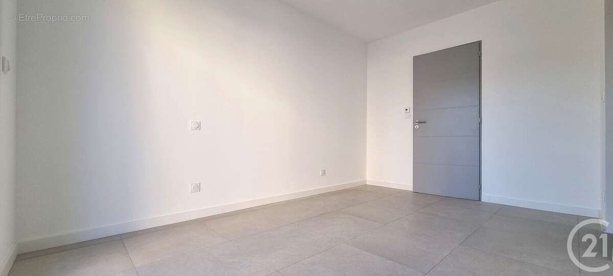 Maison à LAROQUE-DES-ALBERES