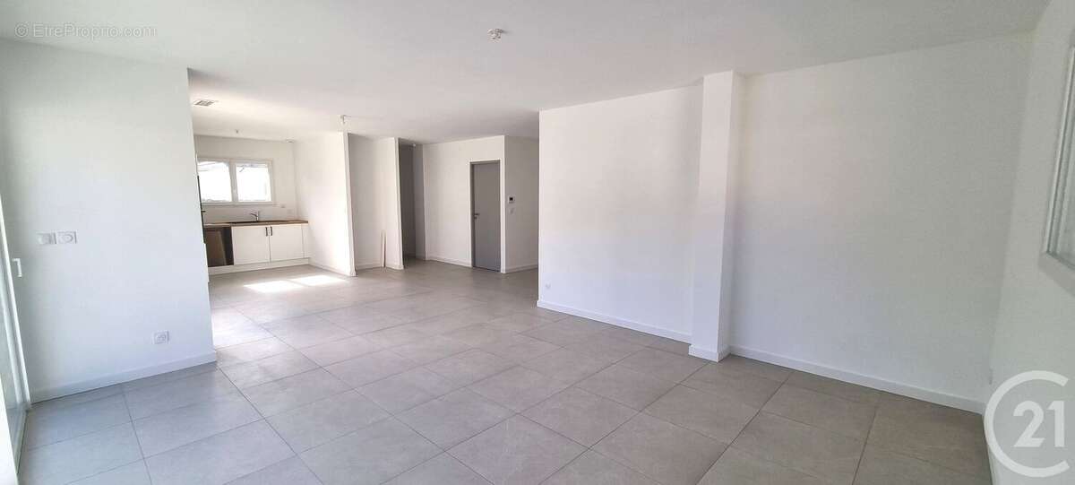 Maison à LAROQUE-DES-ALBERES