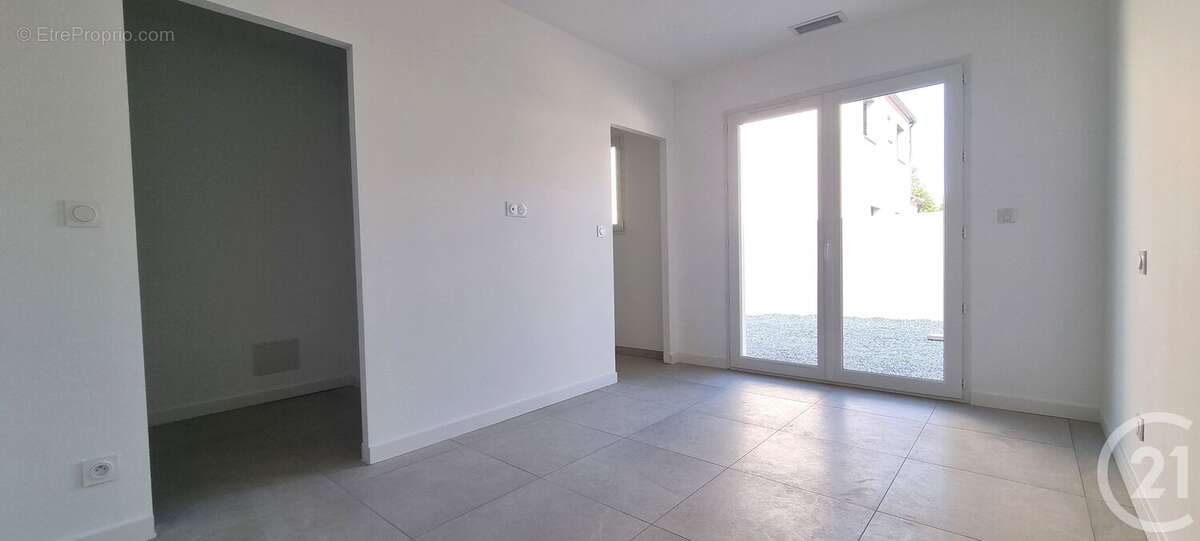 Maison à LAROQUE-DES-ALBERES