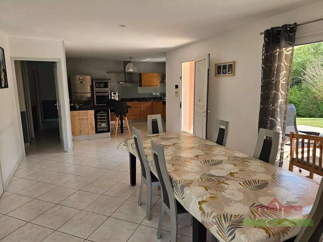 Maison à SAVAS-MEPIN