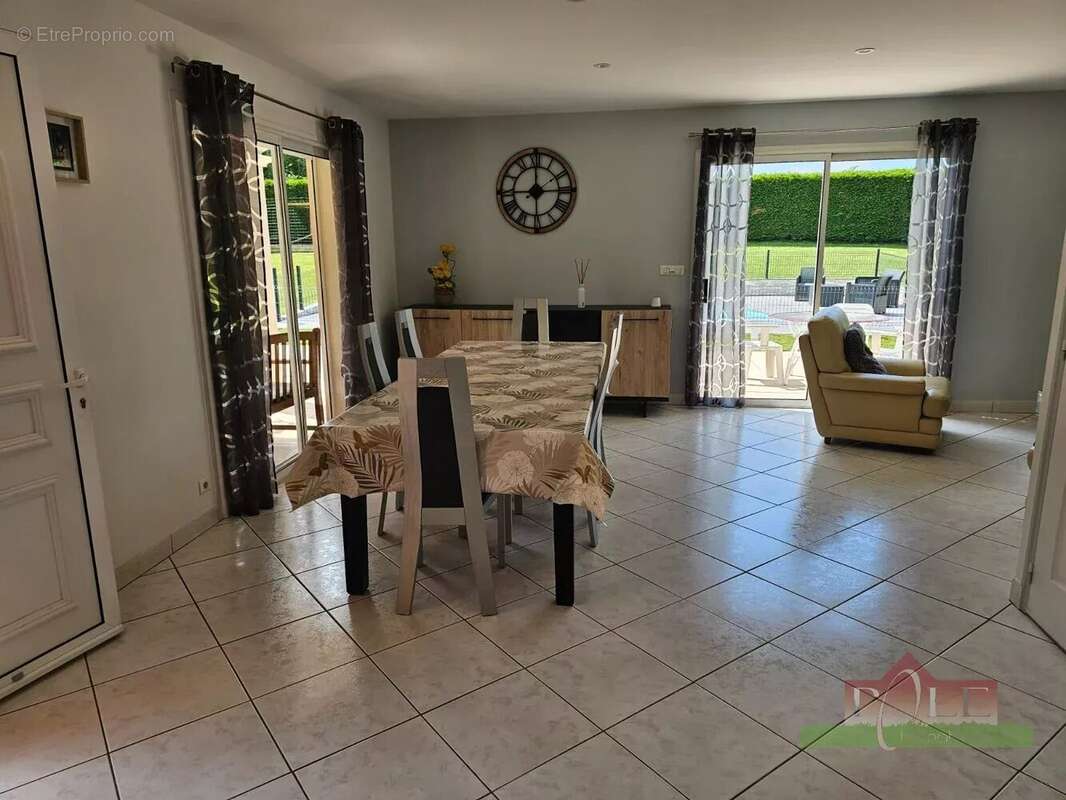 Maison à SAVAS-MEPIN