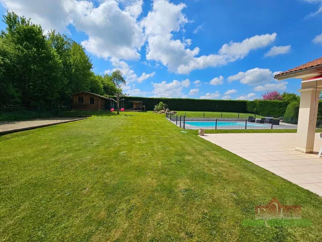 Maison à SAVAS-MEPIN