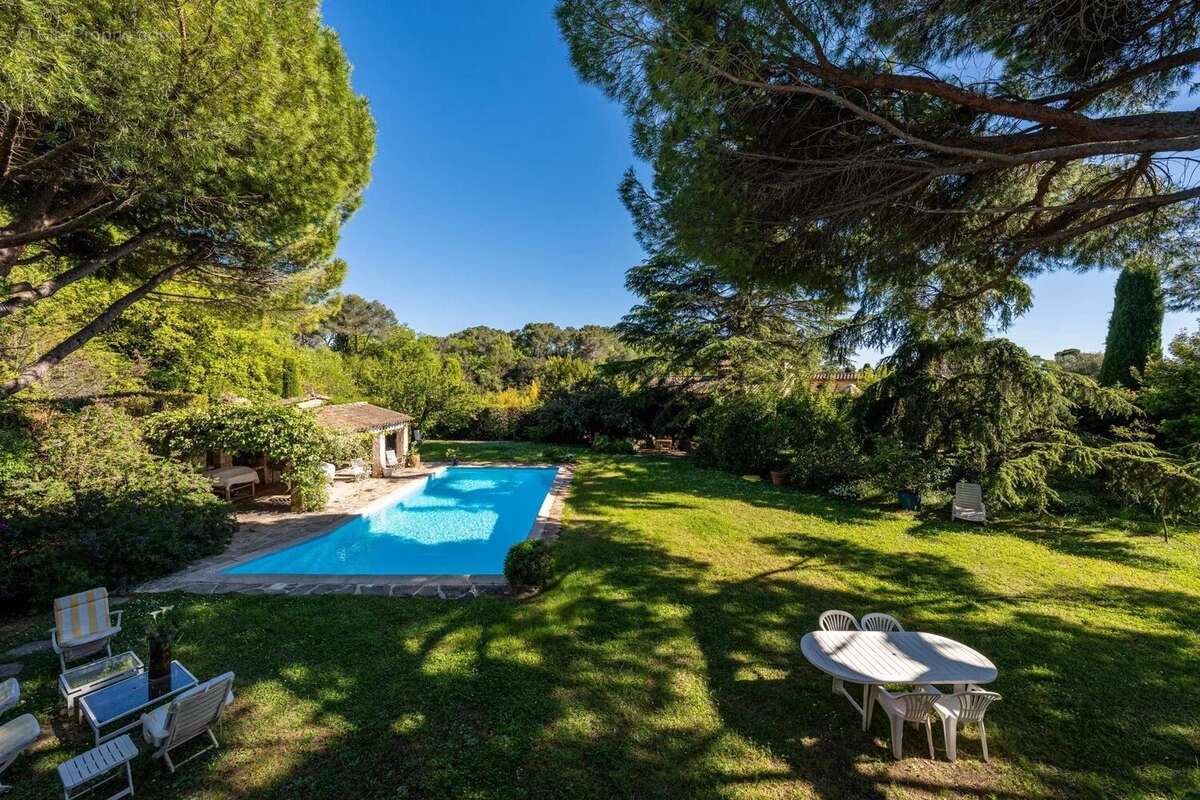 Maison à MOUGINS
